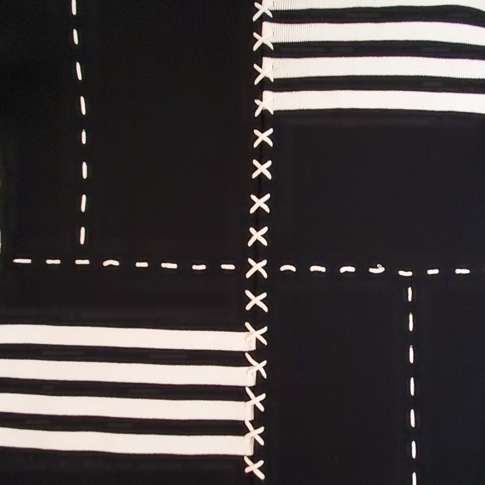 Finity Black & White Graphic Pattern Classic Long… - image 3